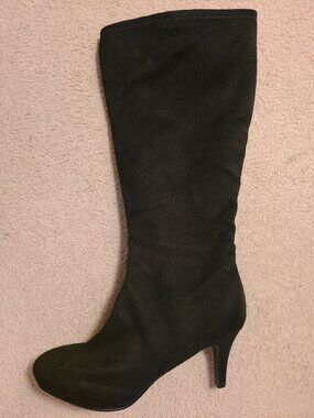 Black boots, 8.5